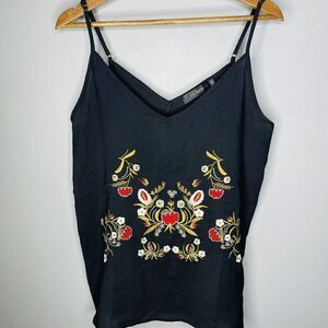 TCREW size M black embroidered tank top